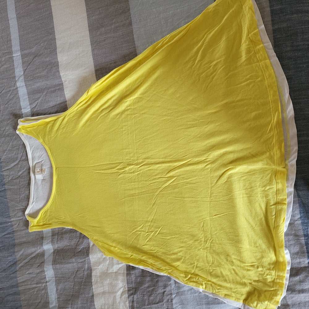 Ladies 2 colored short sleeve shirt